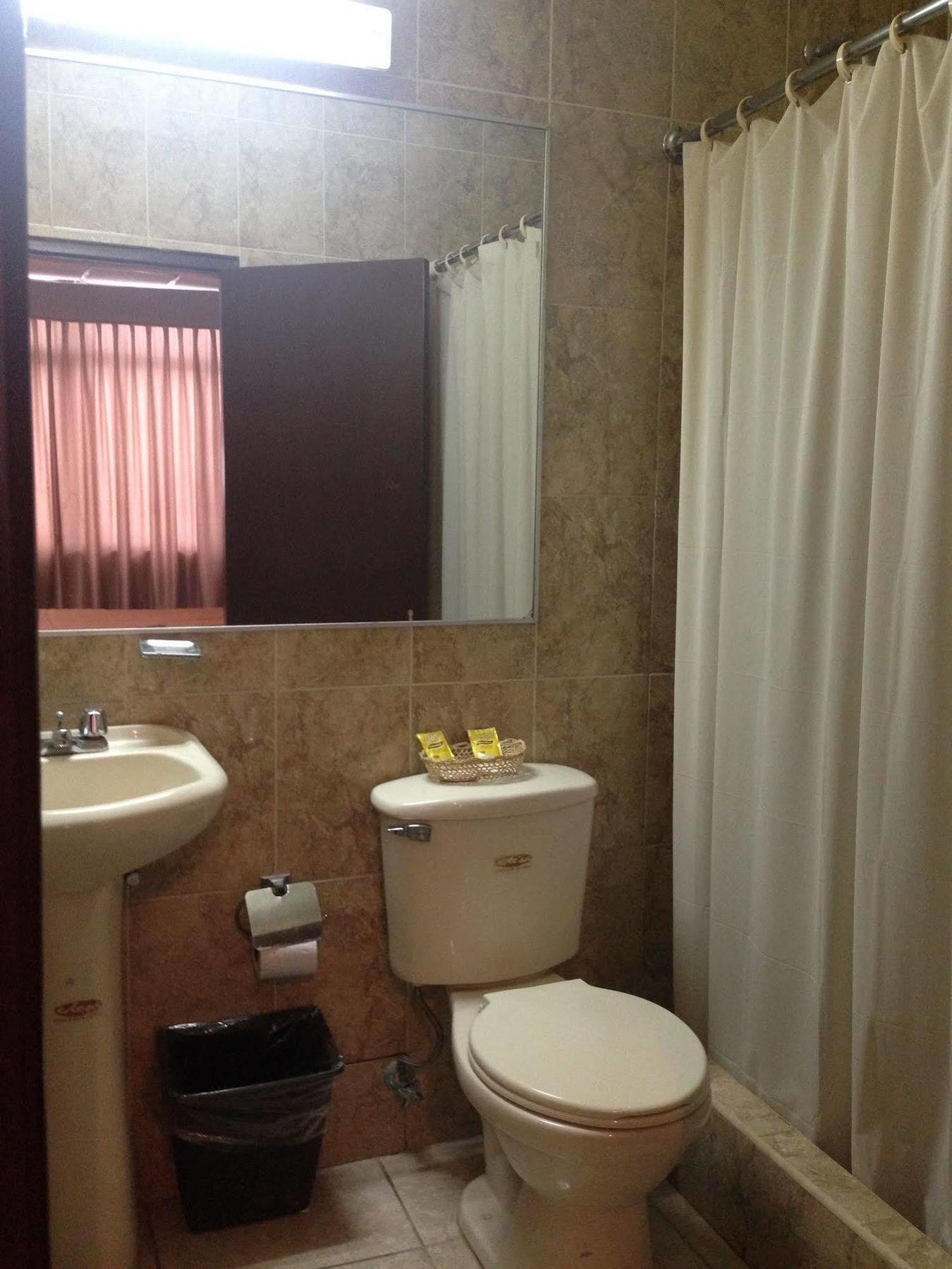 גוויאקיל Hotel Rizzo מראה חיצוני תמונה